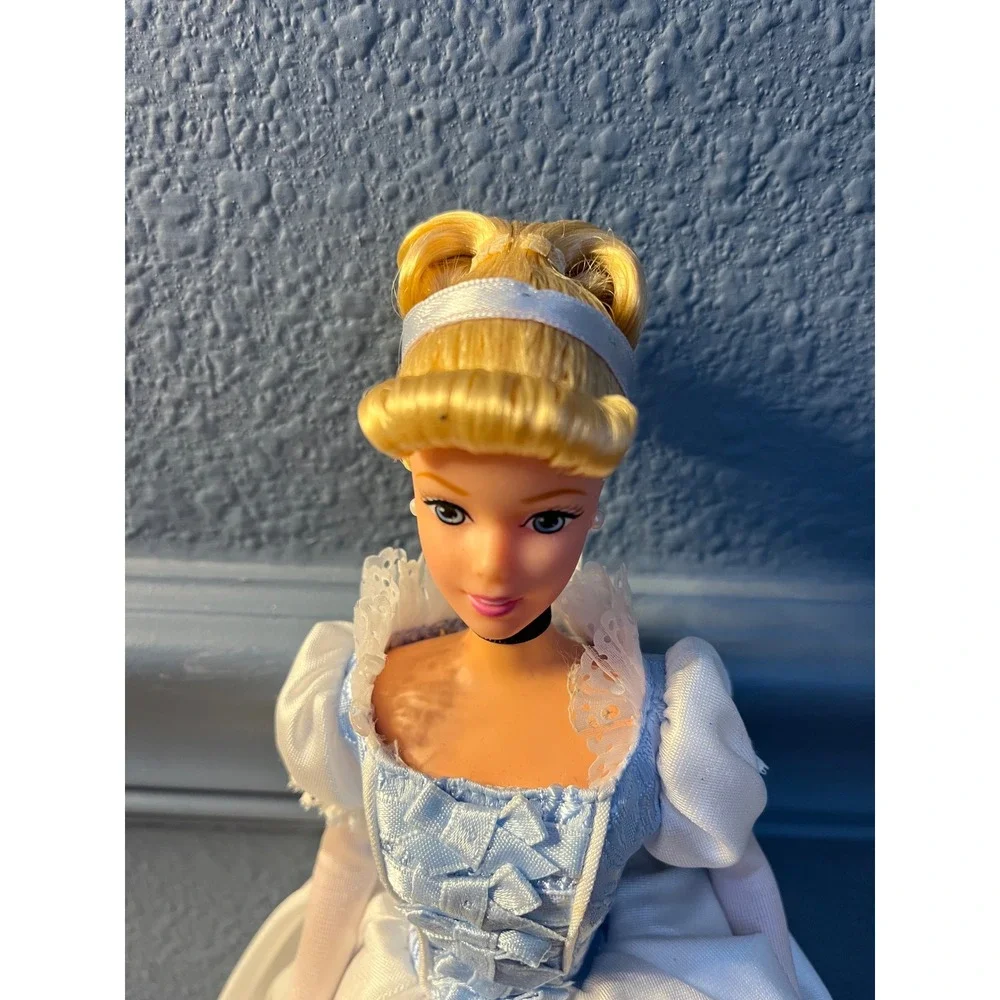 Disney Princess Cinderella Ball Gown Doll Sparkle Blue Dress‎ Collection New